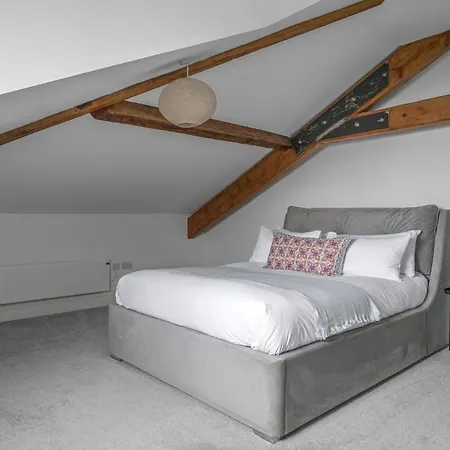 Ford Park House Penthouse Escape *