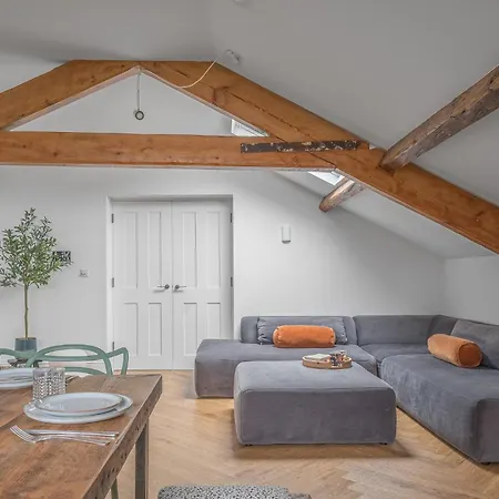 Ford Park House Penthouse Escape *